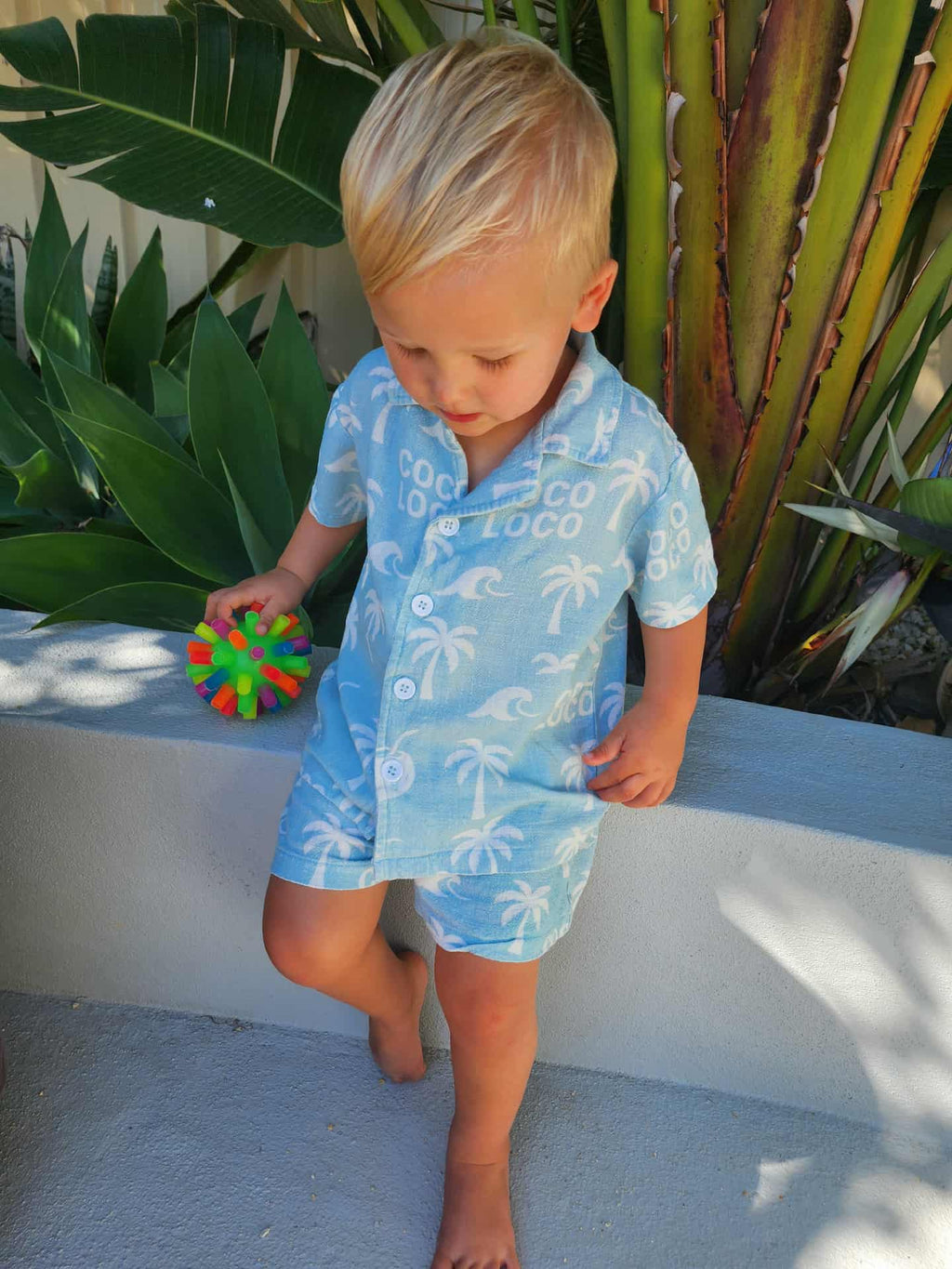 Boy in surf clothing set blue and white/